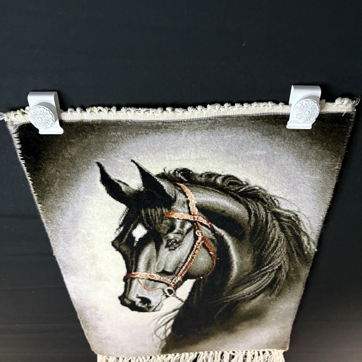 Pictorial Rug Hand Knotted Horse 22”x16” 55X40cm w/Rug Hangers2