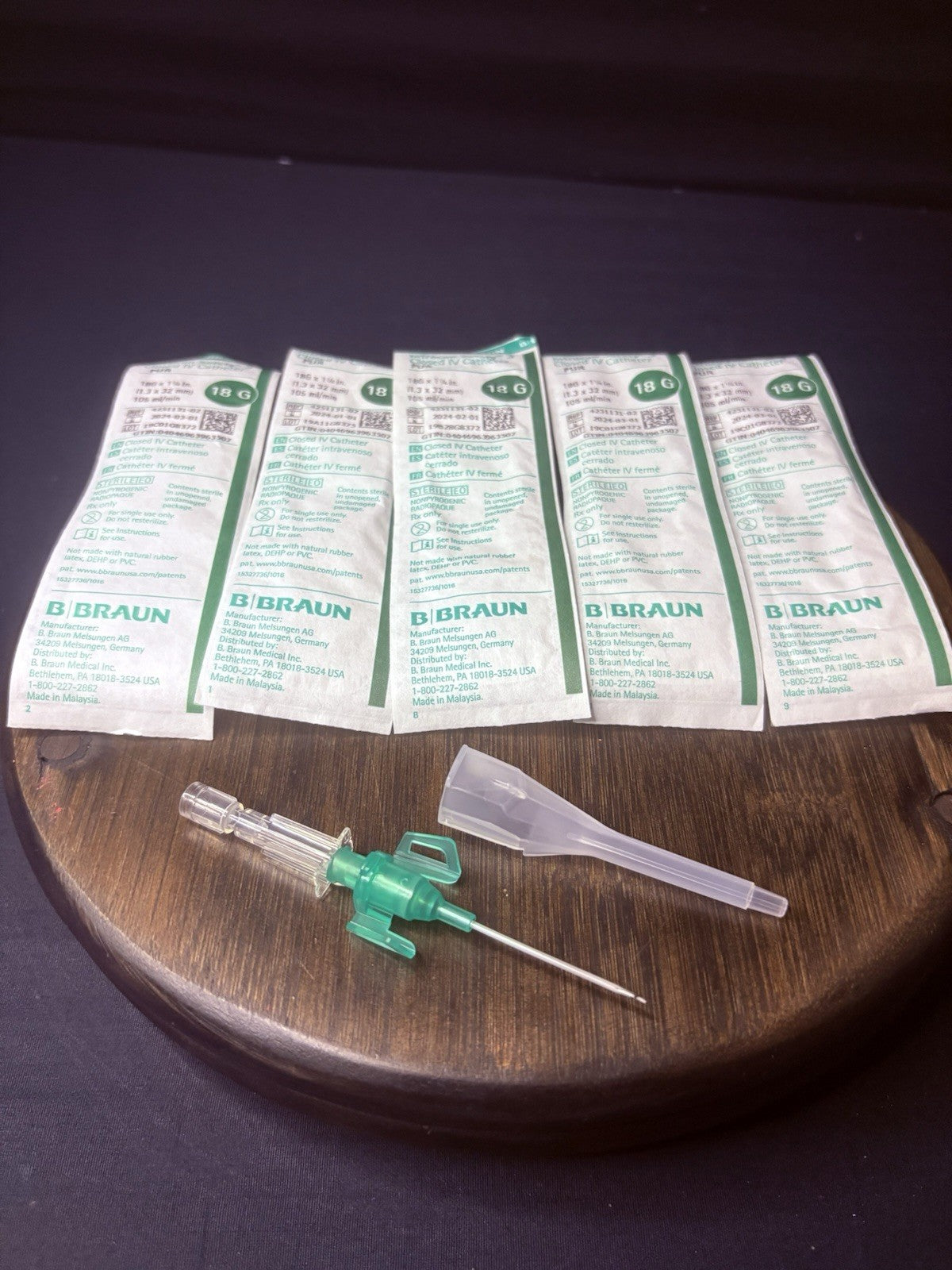 25PC Veterinary Introcan Saftey 3 Closed IV Catheter 18G x 1 1/40