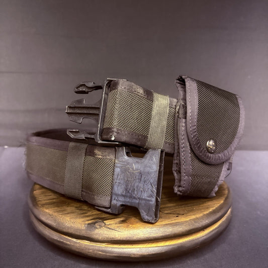 Bianchi Nylon Medium Belt Waist Size 34"- 40" AccuMold Duty Belt w/Handcuff Case0