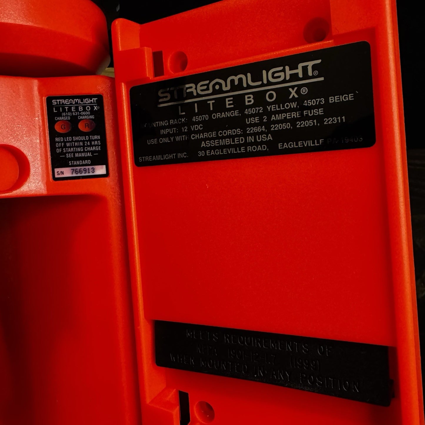 Streamlight Litebox Flashlight And Charger Needs Battery8