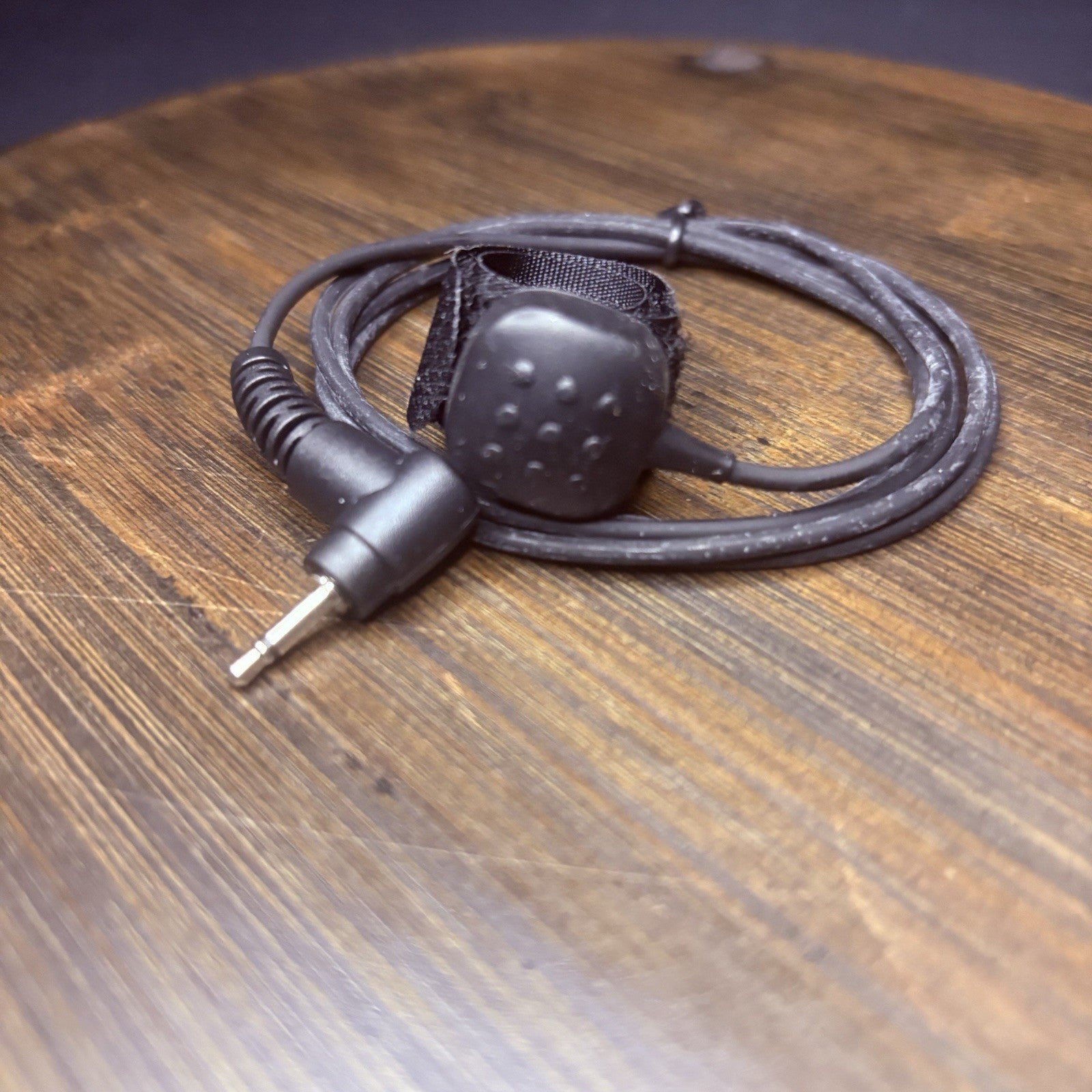 Two Way Radio Push To Talk Button 2.5mm Jack w/Ear Phone Connection (281/EPPTT)3