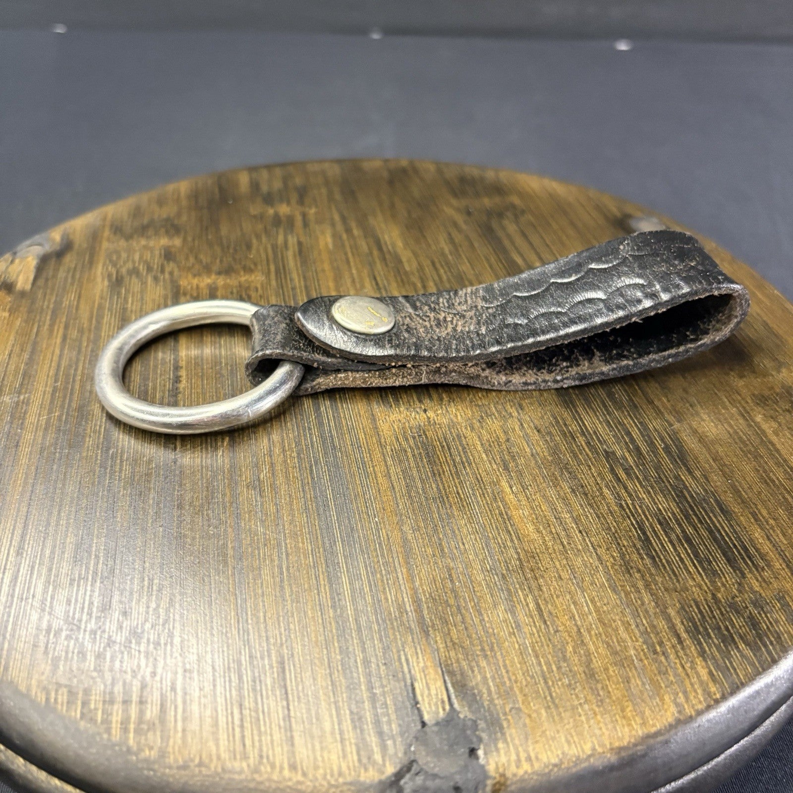 Bianchi Police Baton/ Flashlight Ring Holder Black Tooled Leather Chrome Ring2