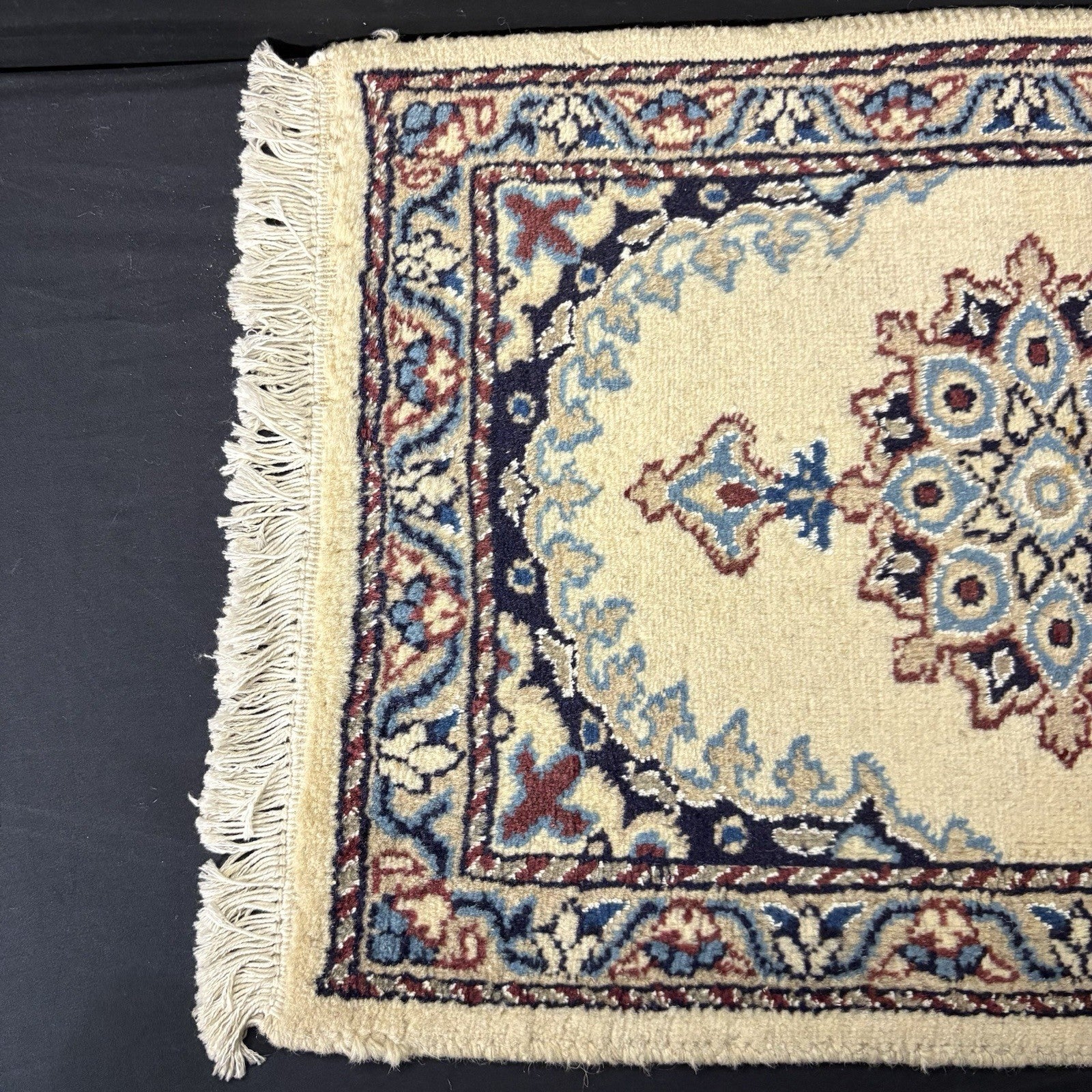 Rug Hand Knotted Blue Medallion 2'x1' or 23"x17" or 40cm X 60cm1