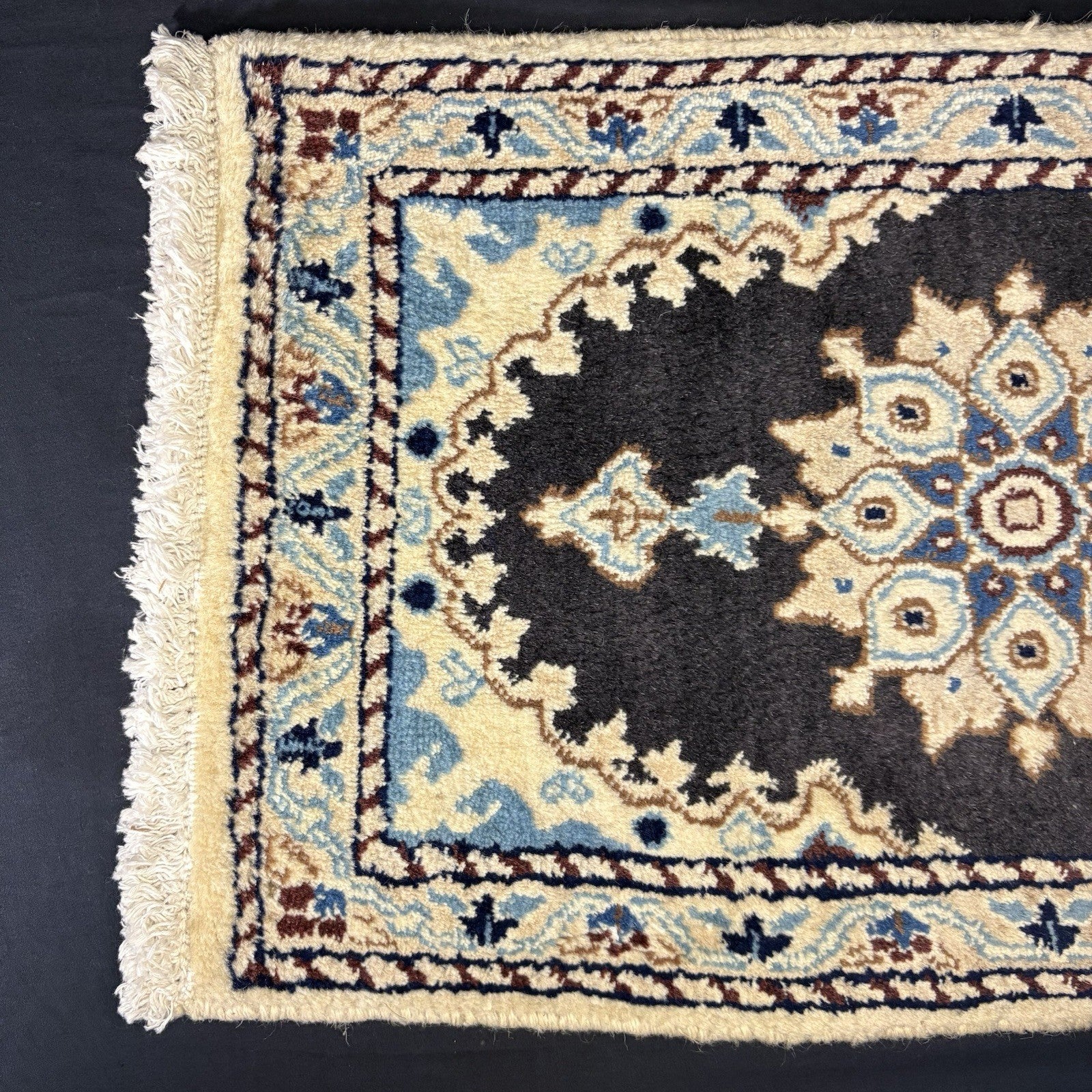 Persian Nain Rug Hand Knotted Blue Medallion 2'x1' or 14"x23" or 35cm X 60cm4