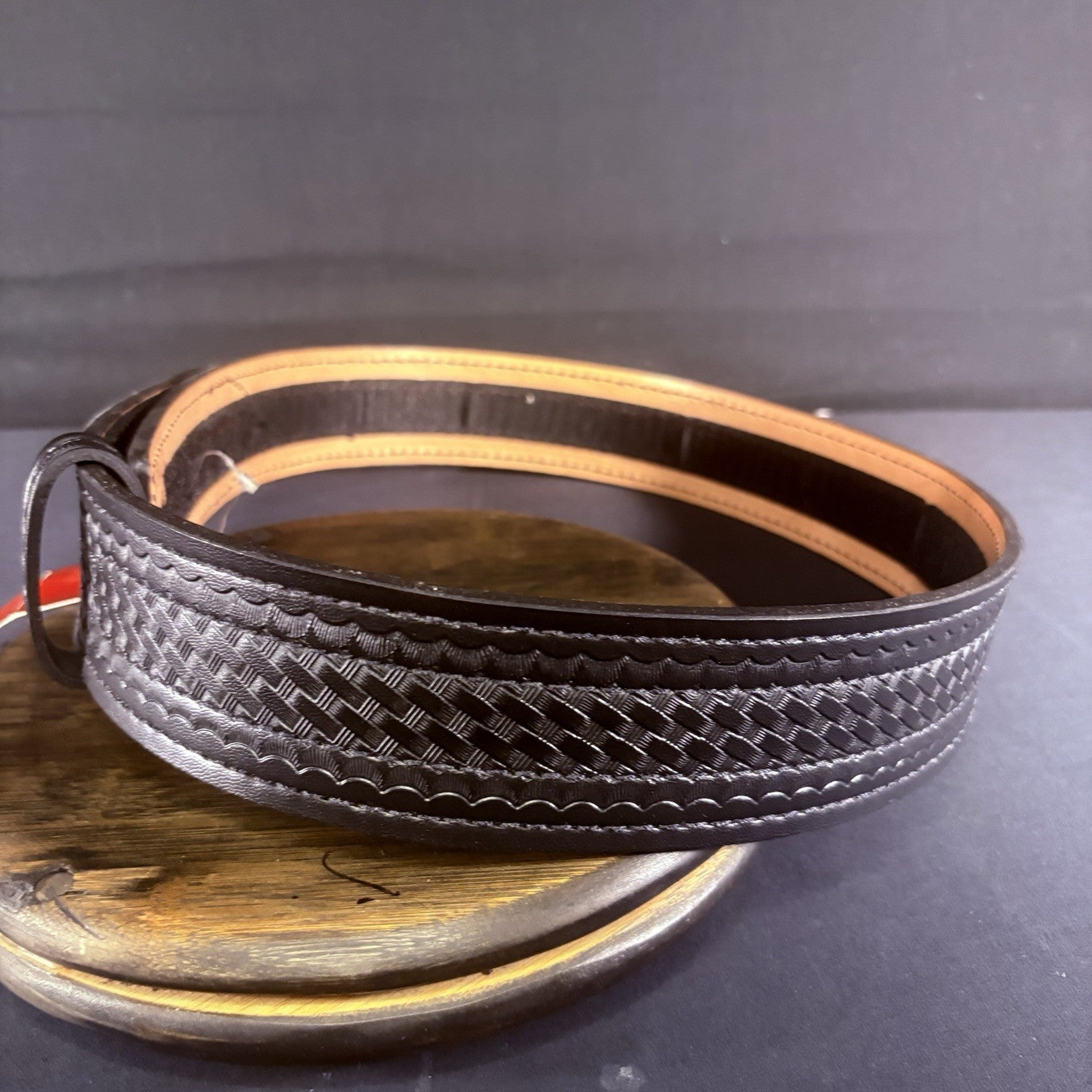 Safariland Buckleless Duty Belt Size: 36" Model 94 Lined Basket Weave 94-36-411