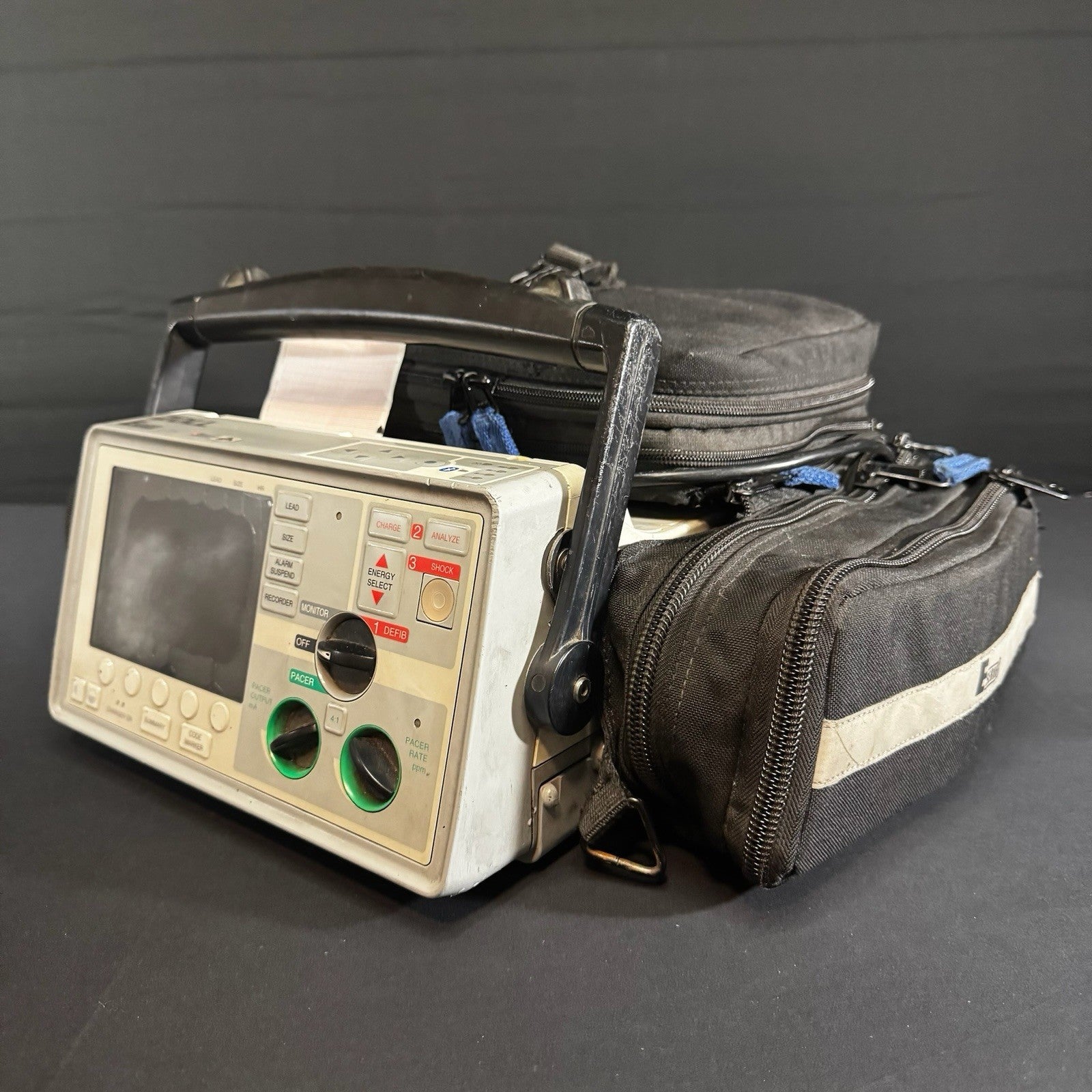 ZOLL E-SERIES 12 Lead Defibrillator Monitor w/ Travel Case and Accessories/cable1