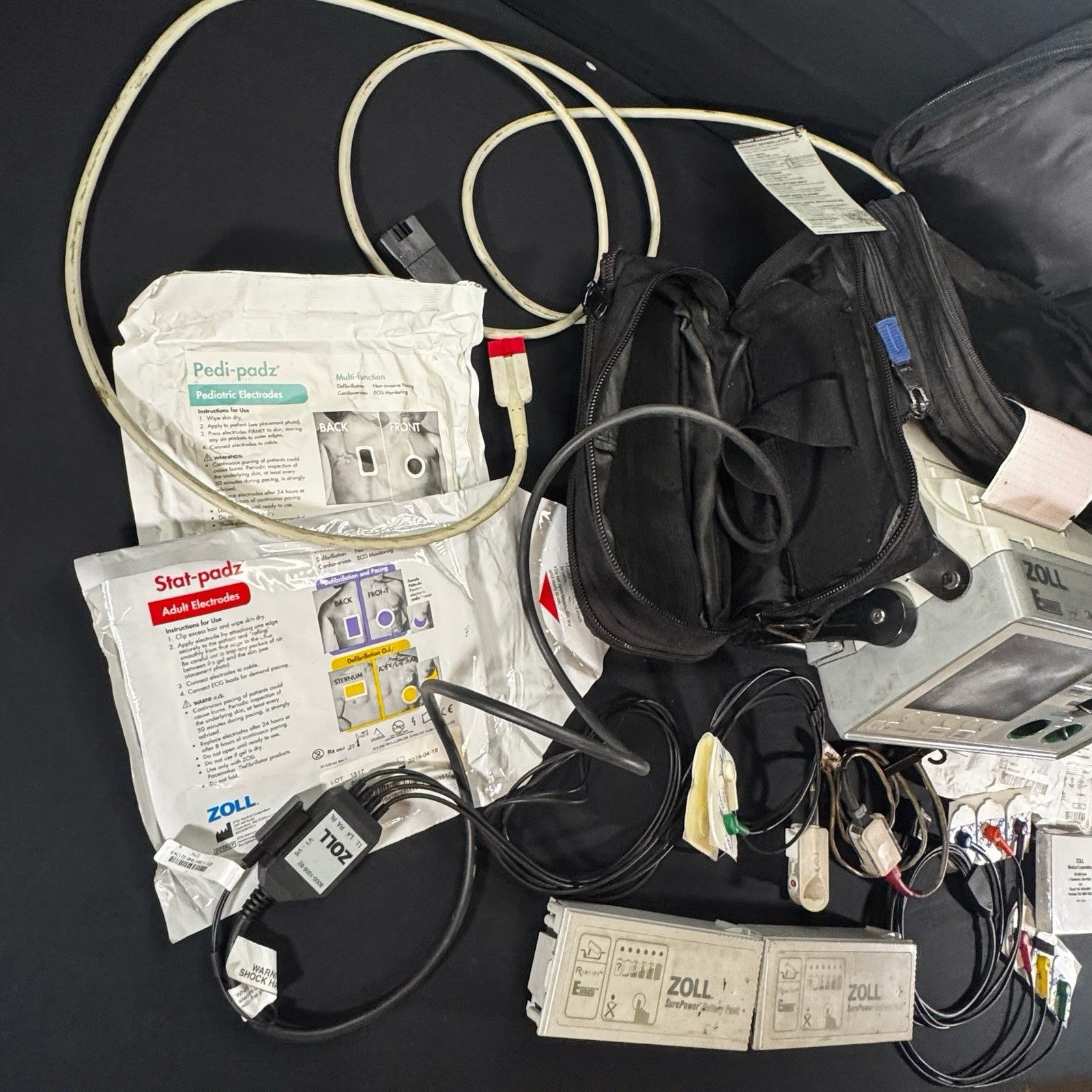 ZOLL E-SERIES 12 Lead Defibrillator Monitor w/ Travel Case and Accessories/cable4