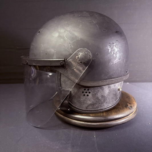 VTG Police Riot Helmet Black (Size Large) MADE IN USA w/ Removable Face Shield0