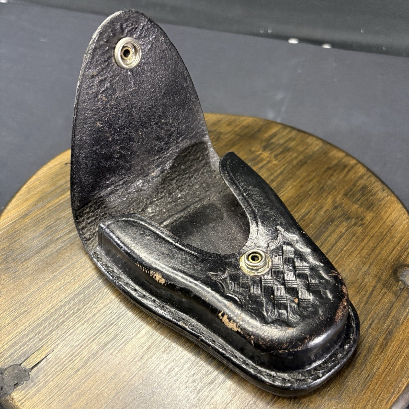 Gould & Goodrich Handcuff Case B70W Leather ~NICE~5