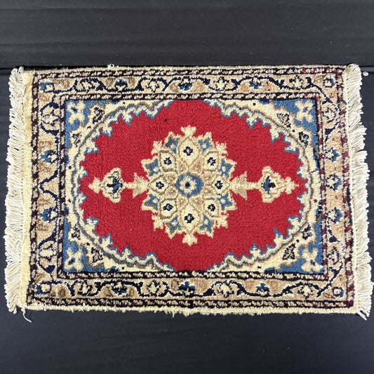 Rug Hand Knotted Red Medallion 2'x1' or 21"x16" or 40cm X 60cm0