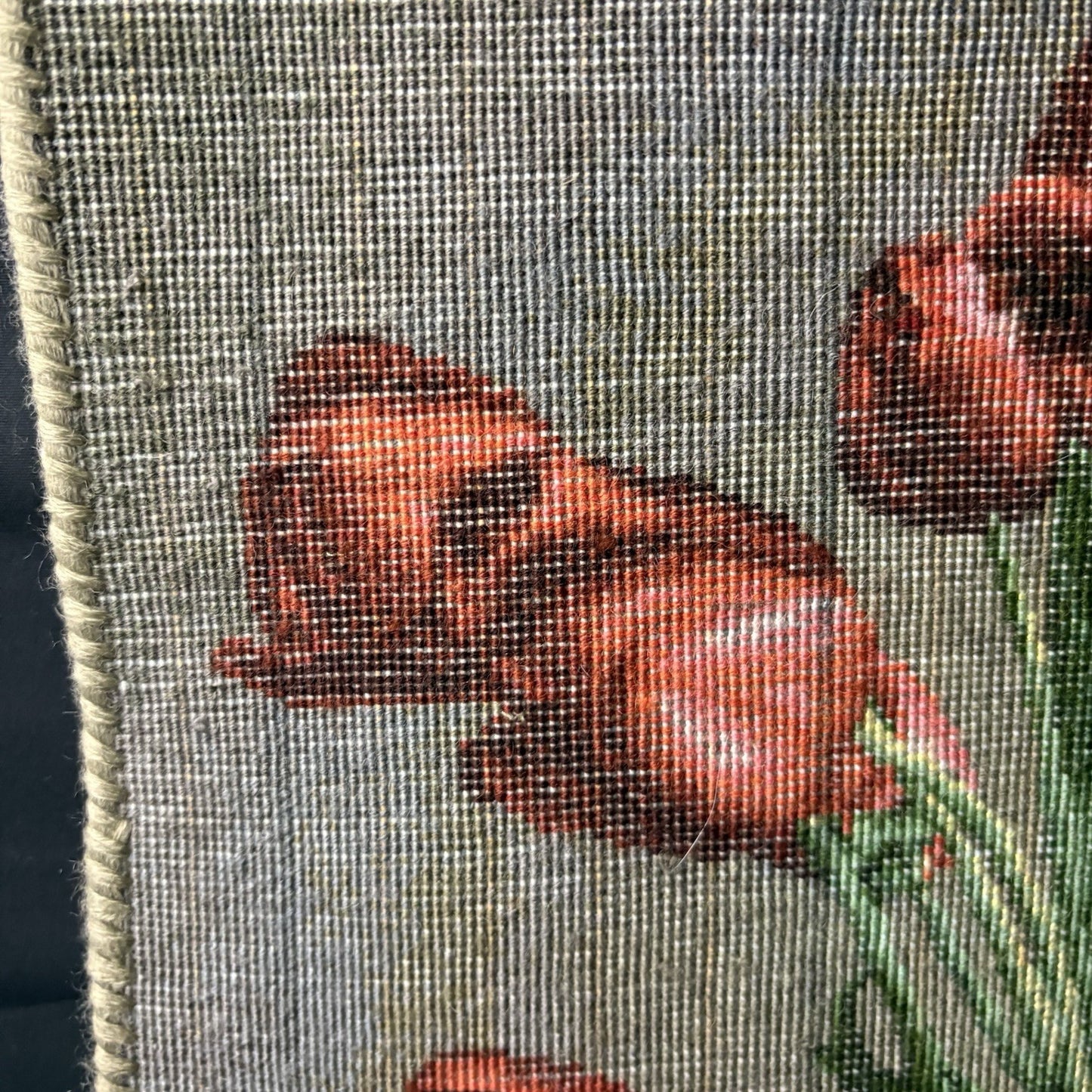 Pictorial Rug 3-D Tulips Hand Knotted 27”x 20”  w/Rug Hangers17