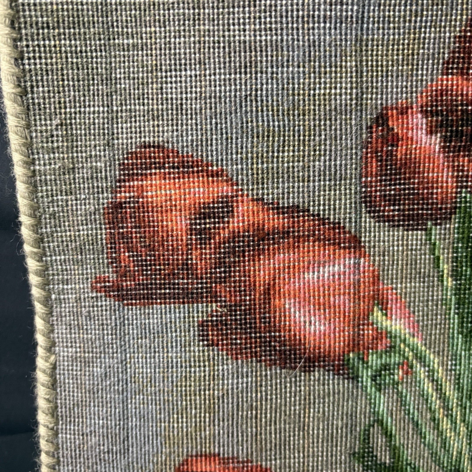 Pictorial Rug 3-D Tulips Hand Knotted 27”x 20”  w/Rug Hangers17