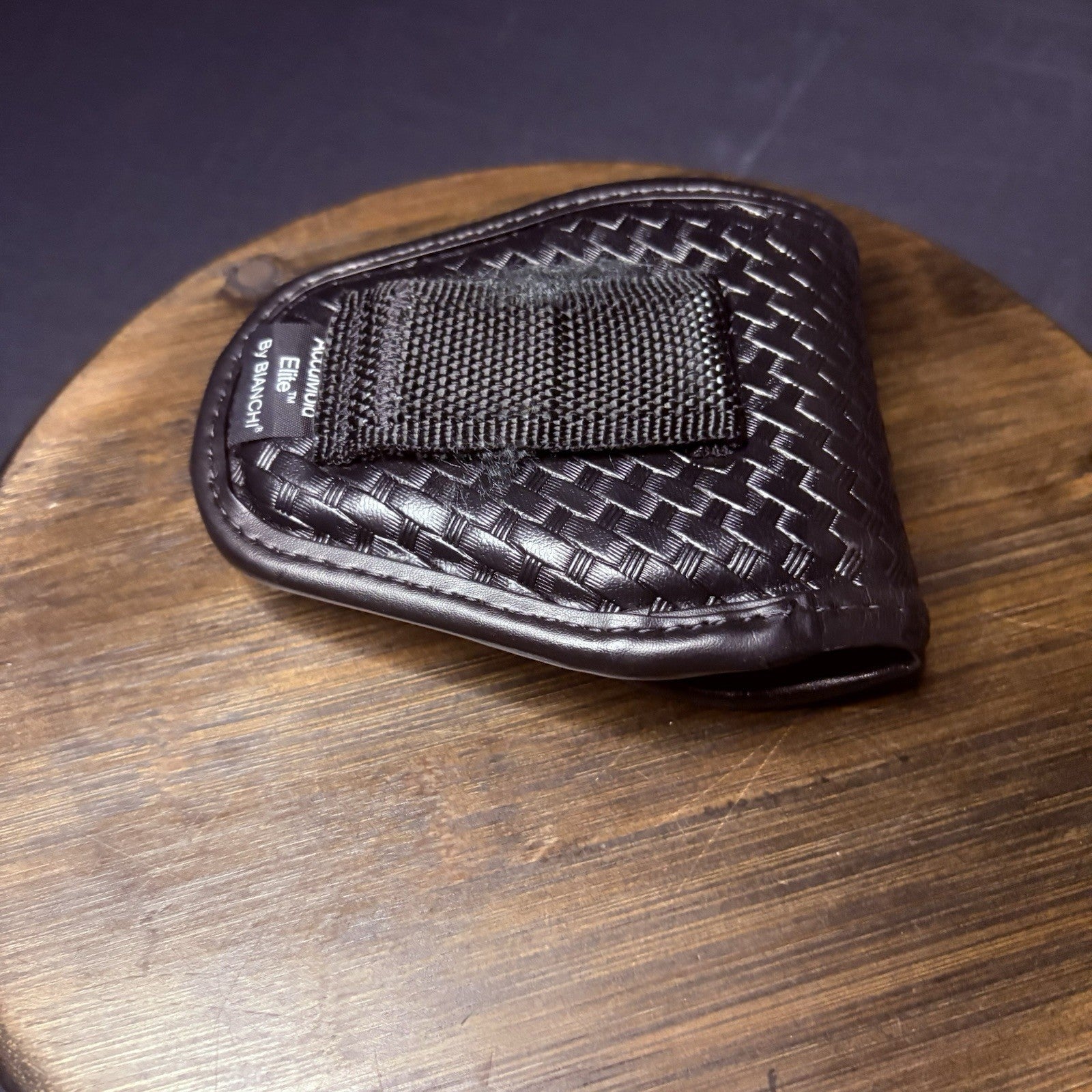 Bianchi Handcuff Case 7900 Basket Weave AccuMold Size 1 #220638