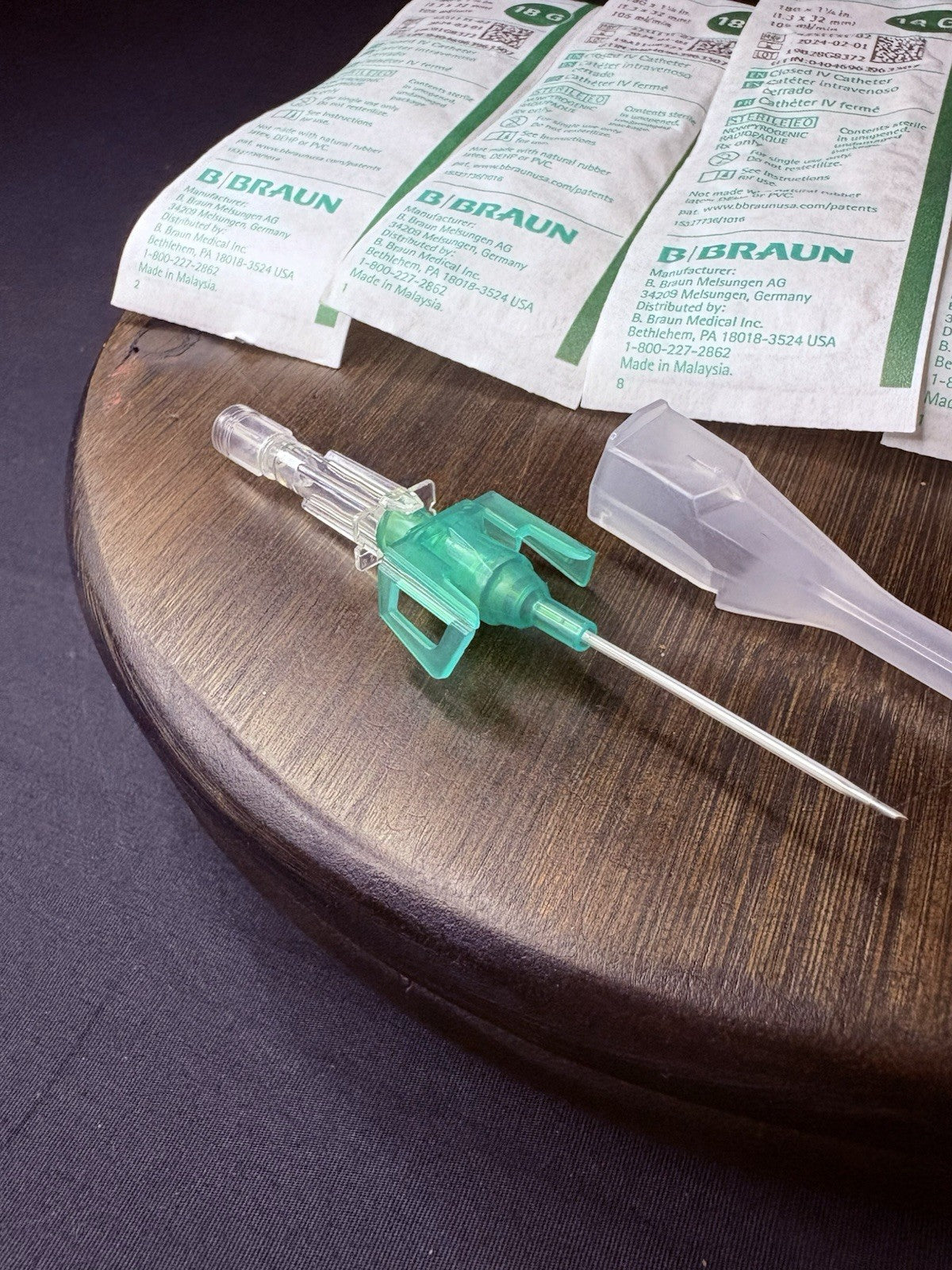 25PC Veterinary Introcan Saftey 3 Closed IV Catheter 18G x 1 1/45