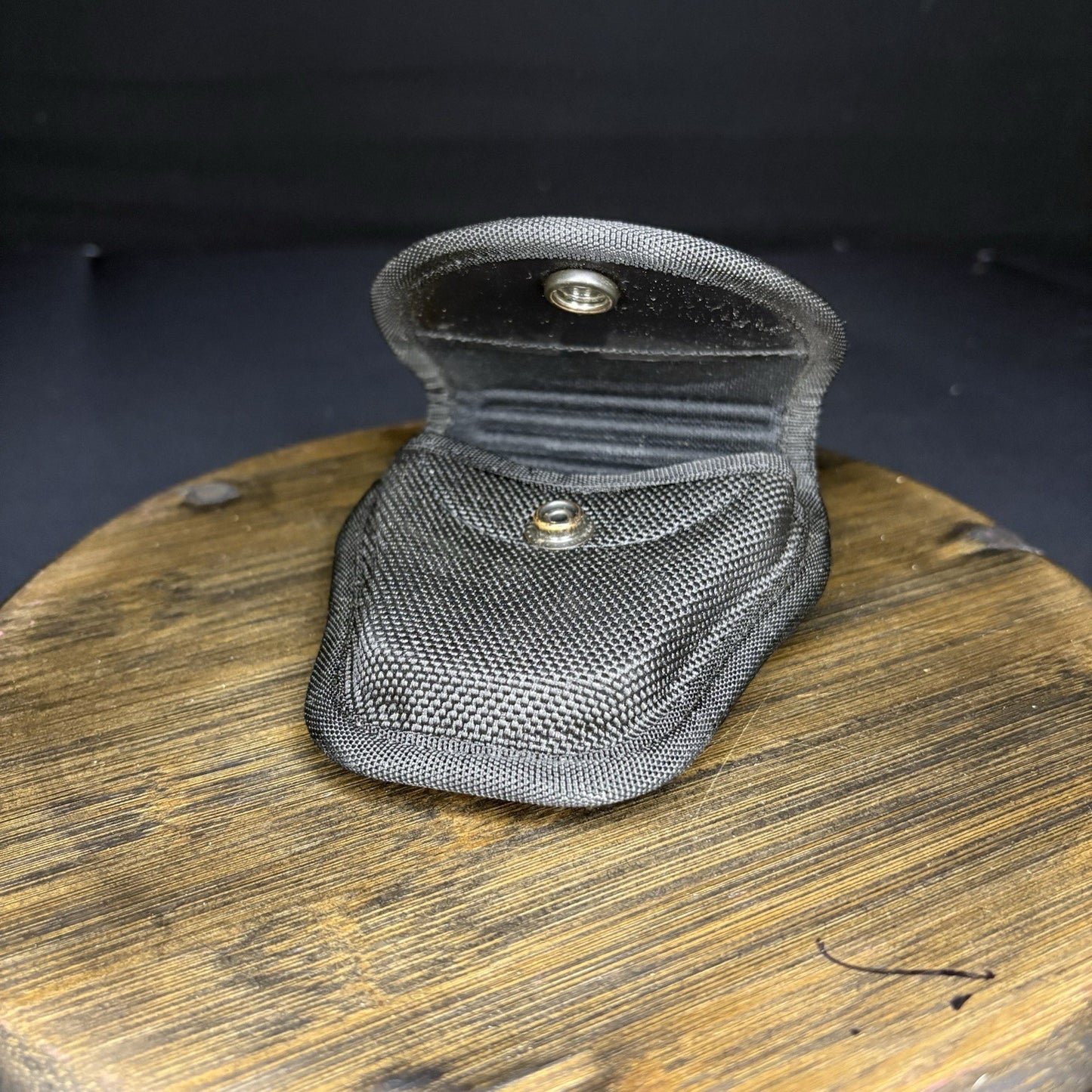 Bianchi 7300 Handcuff Case Accumold Nylon Size 1 Hidden Snap2