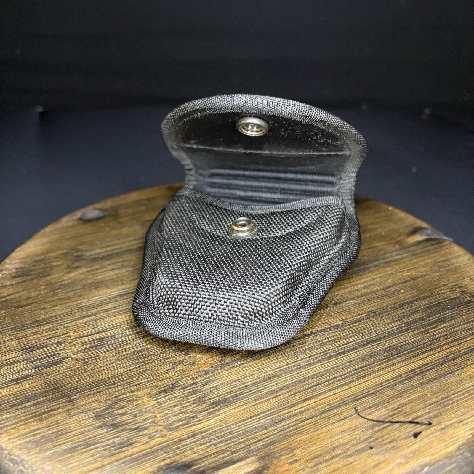 Bianchi 7300 Handcuff Case Accumold Nylon Size 1 Hidden Snap2