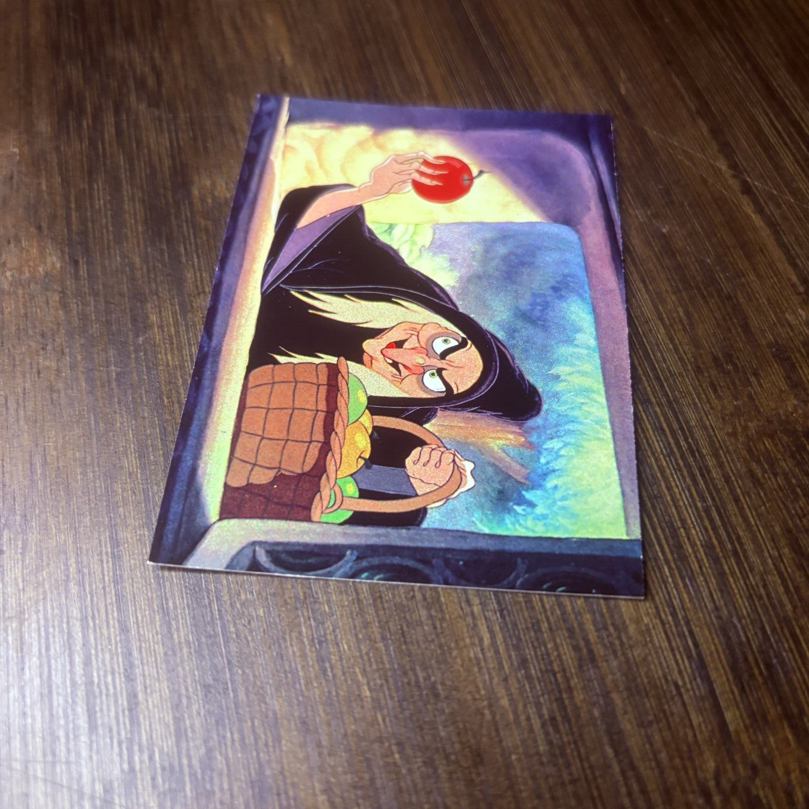 1994 SkyBox Disney Snow White #46 "Have a bite" High Grade Trading Card7