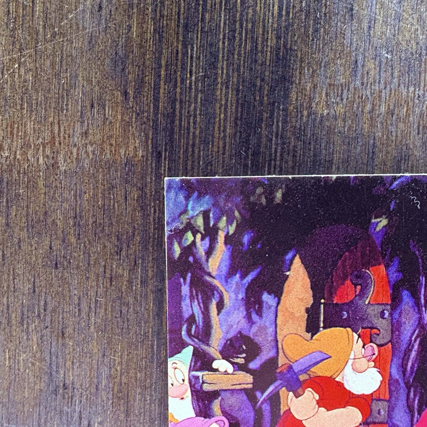 Walt Disney's Snow White  Card #28  "TROUBLE BREWIN'!" High Grade Trading Card5