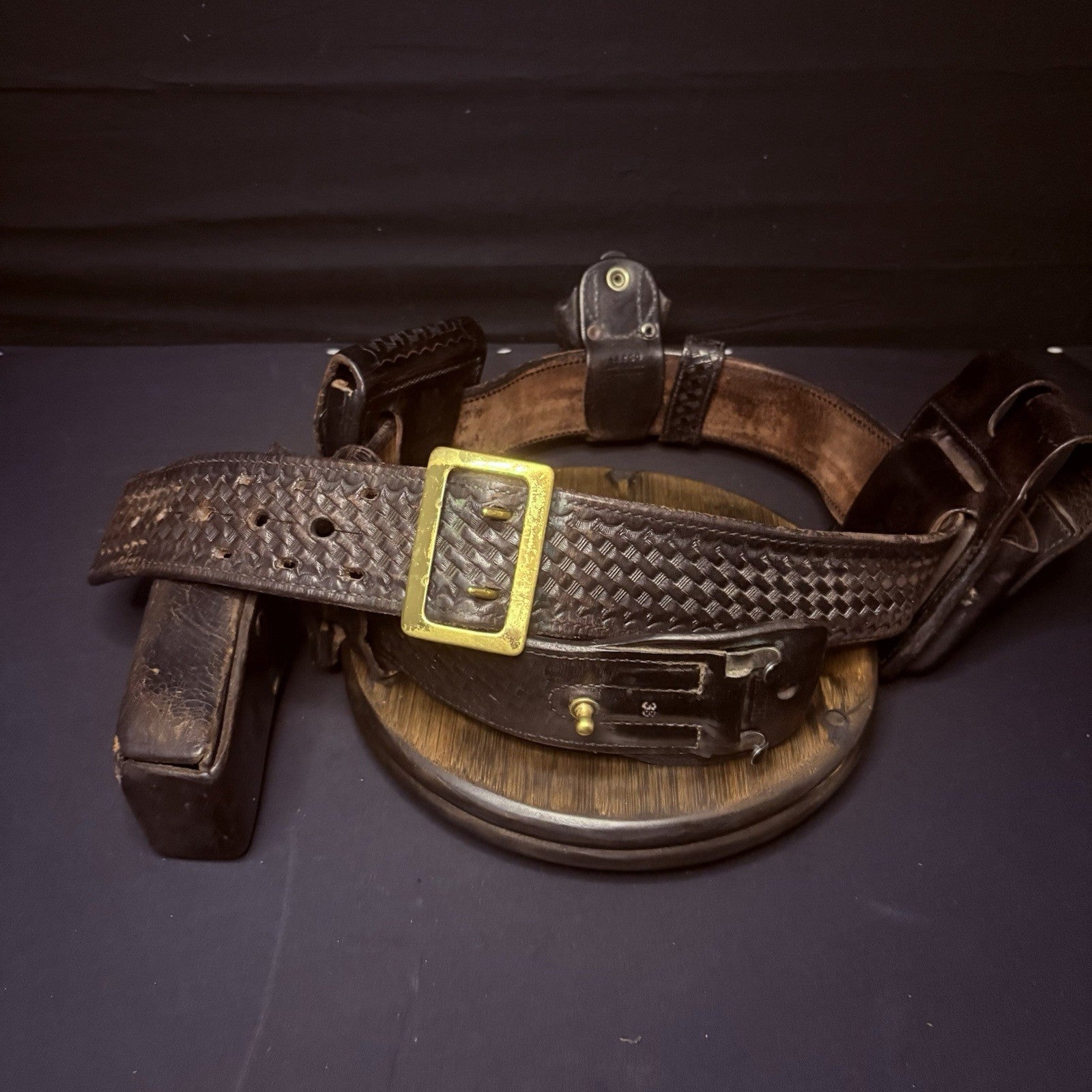 Full Leather Bianchi Duty Belt 38" w/Handcuff Case, Magazine Carrier, Baton Ring8