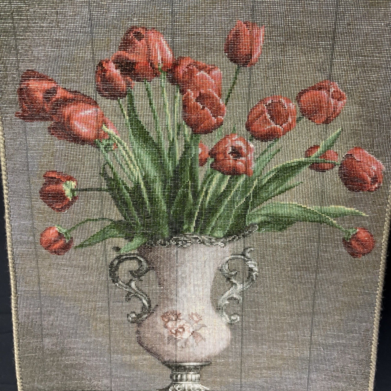 Pictorial Rug 3D Tulips Hand Knotted 27”x 20”  w/Rug Hangers21