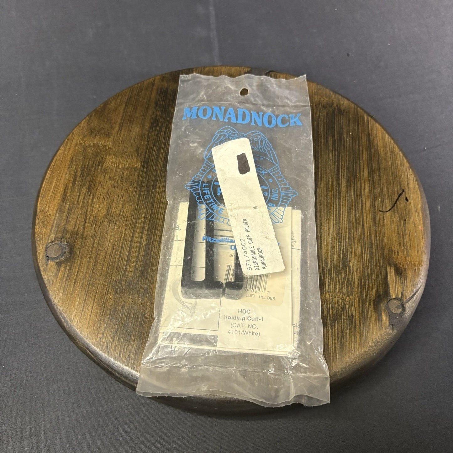 Monadnock Disposable Handcuff Holder0