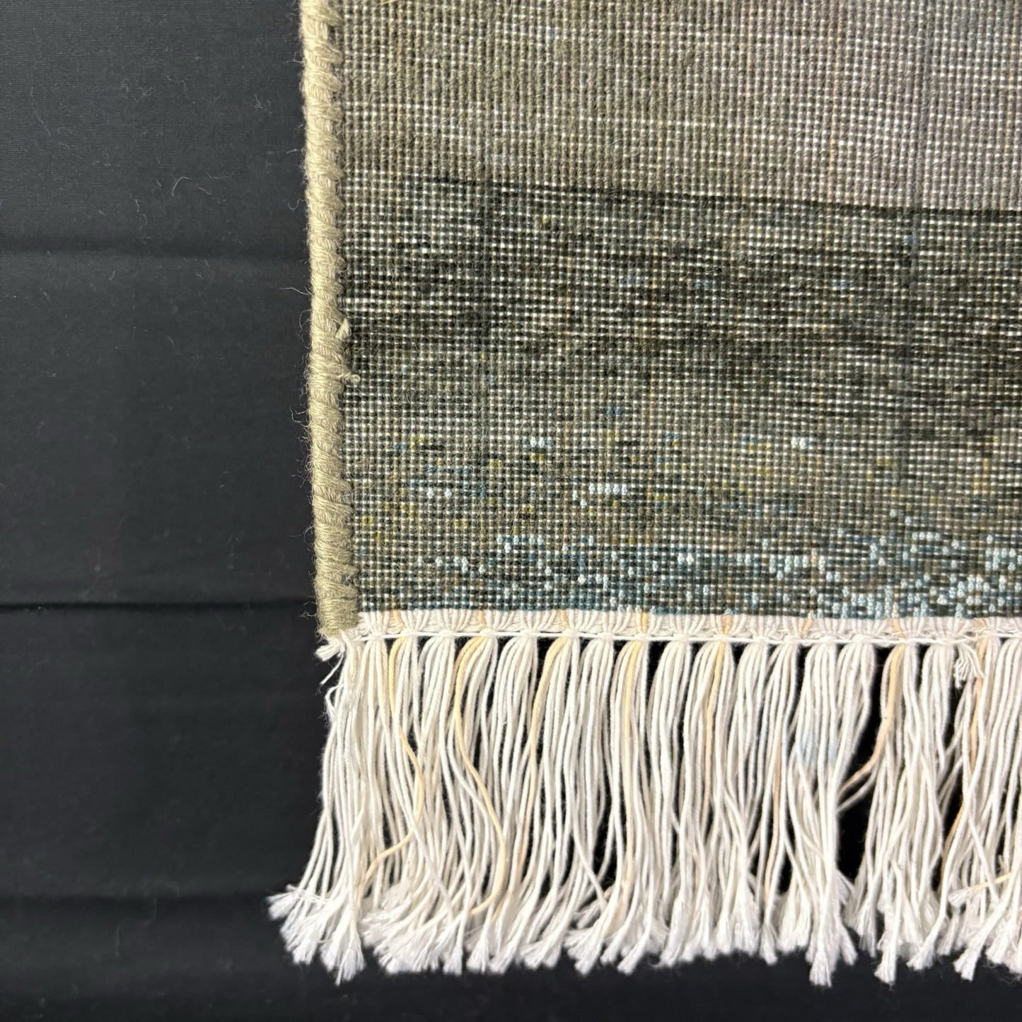 Pictorial Rug 3-D Tulips Hand Knotted 27”x 20”  w/Rug Hangers16