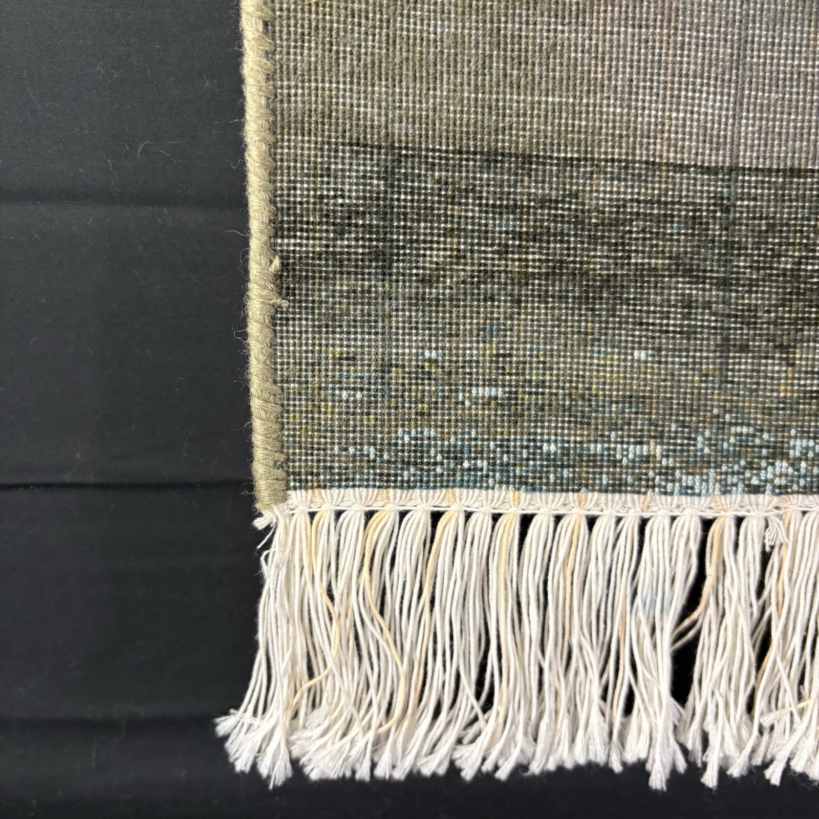 Pictorial Rug 3-D Tulips Hand Knotted 27”x 20”  w/Rug Hangers16