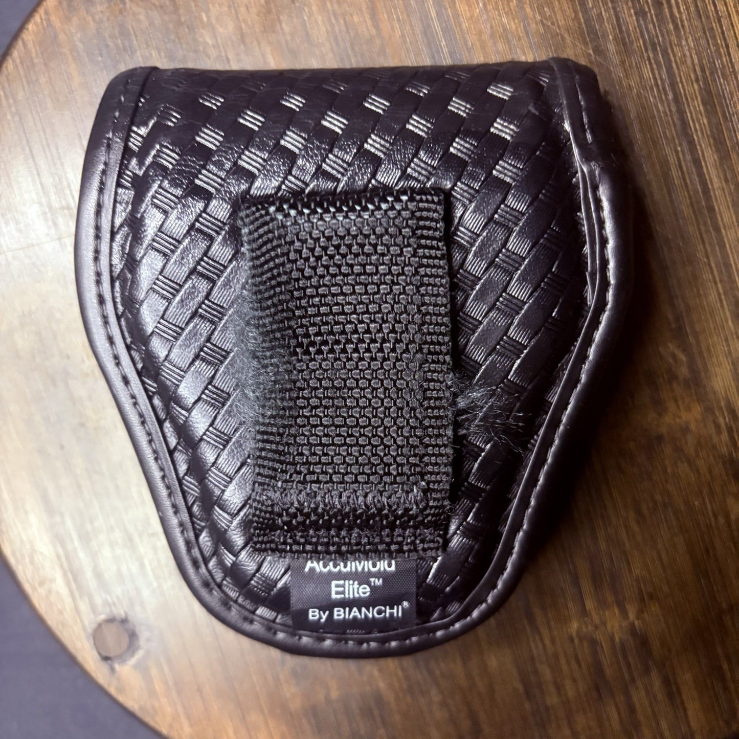 Bianchi Handcuff Case 7900 Basket Weave AccuMold Size 1 #220632