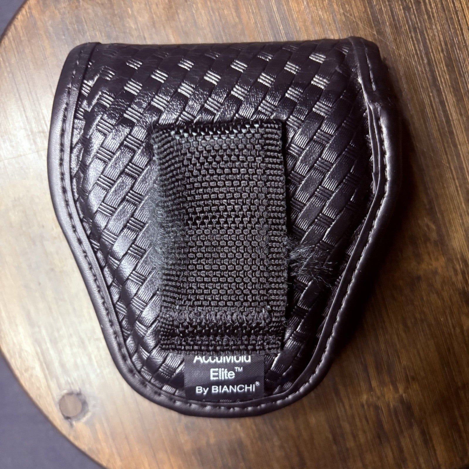 Bianchi Handcuff Case 7900 Basket Weave AccuMold Size 1 #220632
