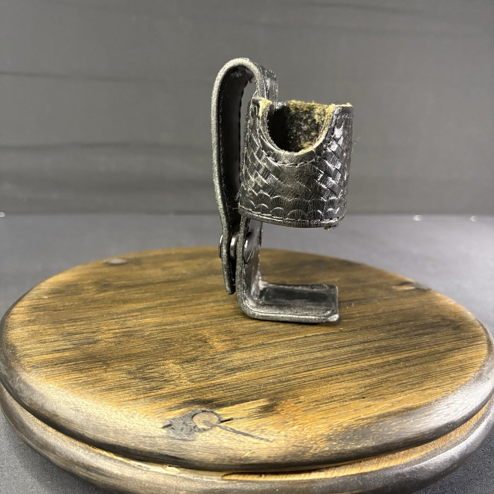 Aker Universal Radio Holder, 588U Basket Weave Leather6