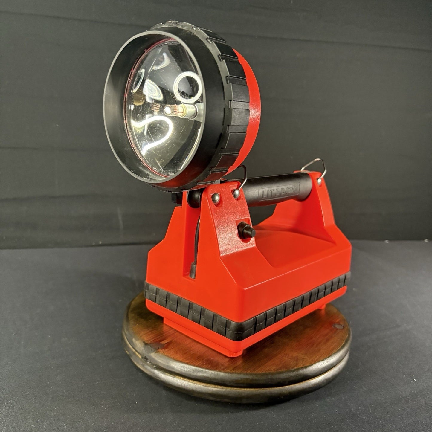 Streamlight Litebox Flashlight Only Needs Battery And Charger1