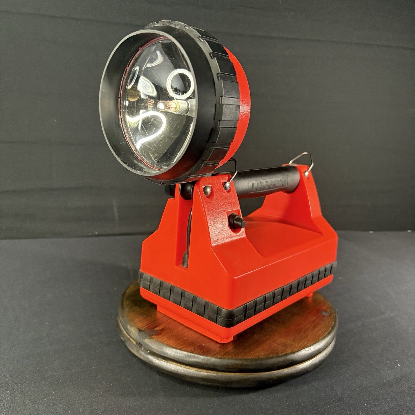 Streamlight Litebox Flashlight Only Needs Battery And Charger1