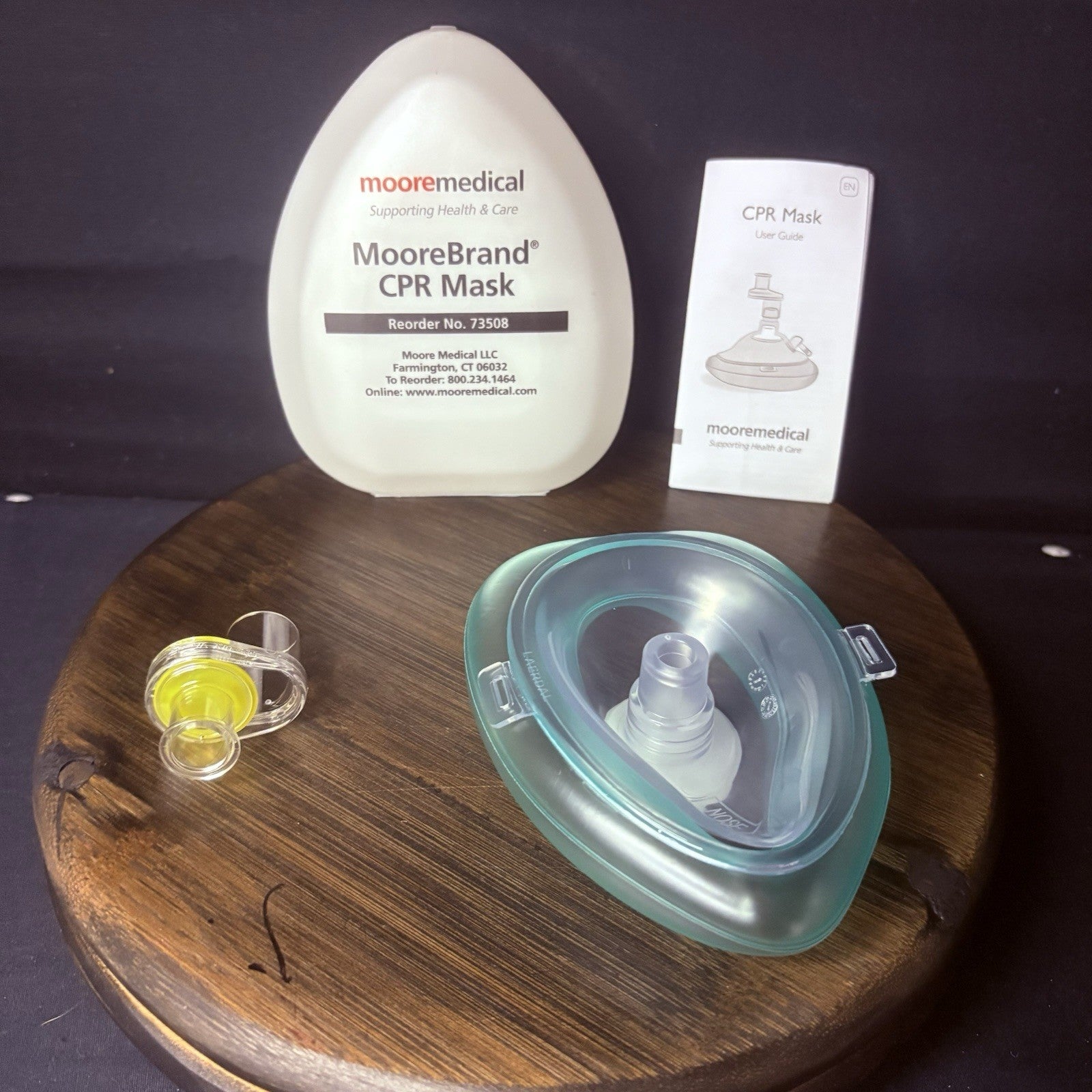 1 Pocket CPR mask in Hard Case - Mask With O2 Inlet One Way Valve & Hard Case1