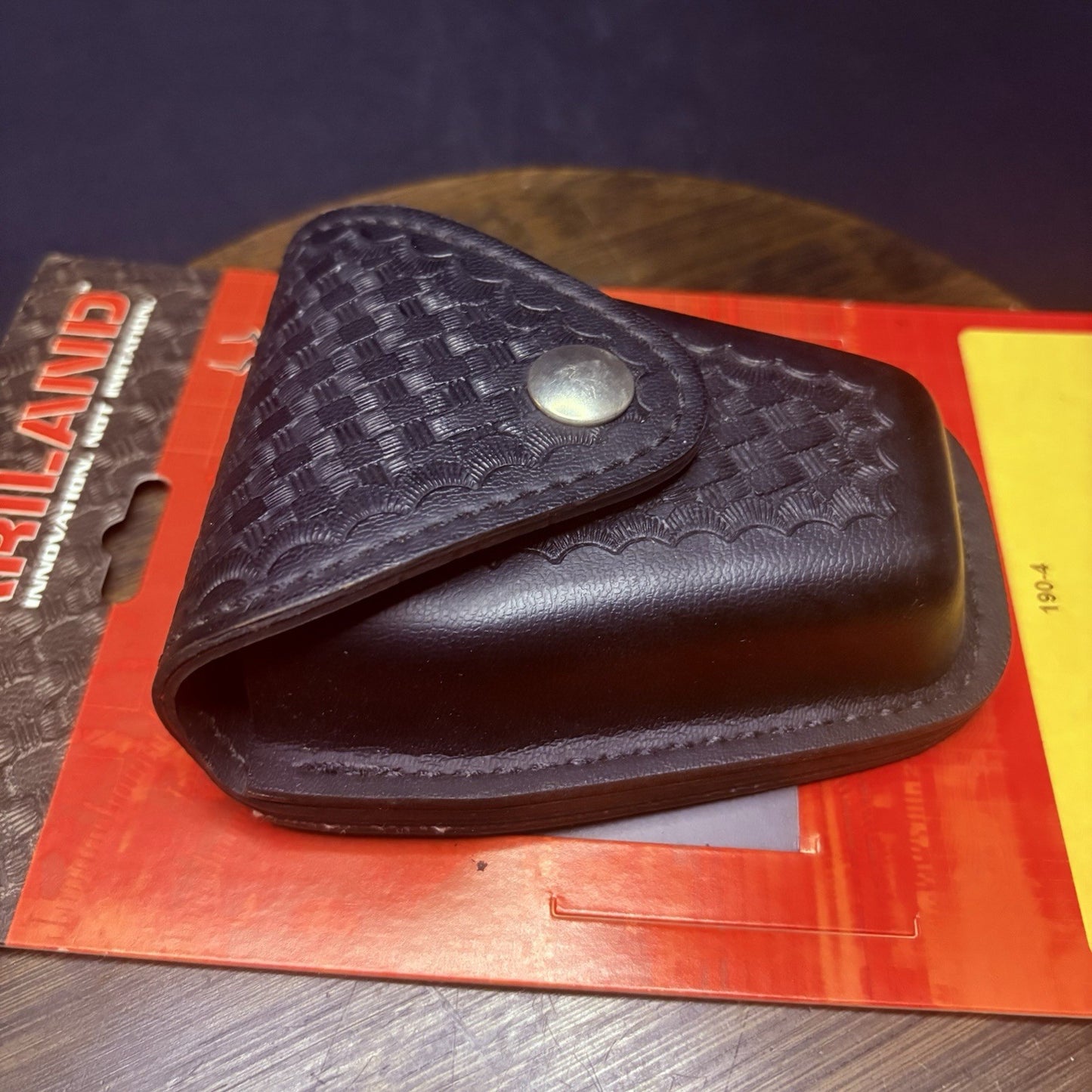 Safariland 190-4 Handcuff Pouch Basketweave Leather Top Flap Chrome Snap5