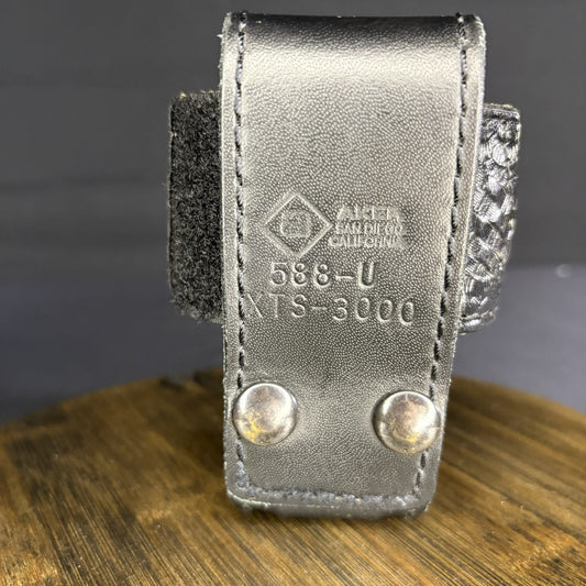 Aker Universal Radio Holder, 588U Basket Weave Leather1
