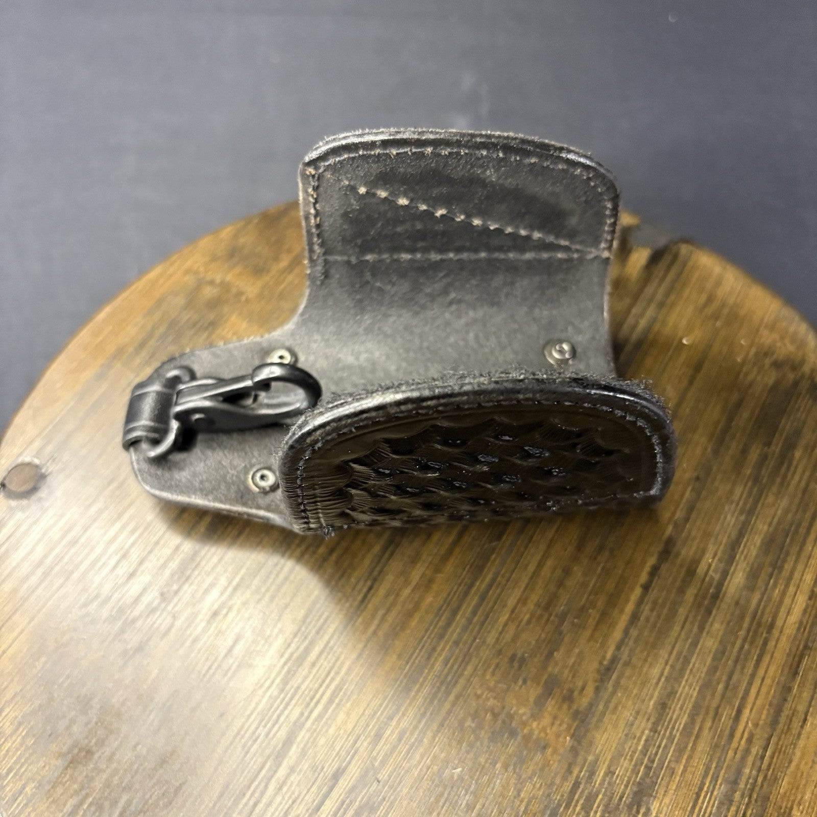 JS Leather Key Holder Basket Weave Quite Key Keeper With Clip6