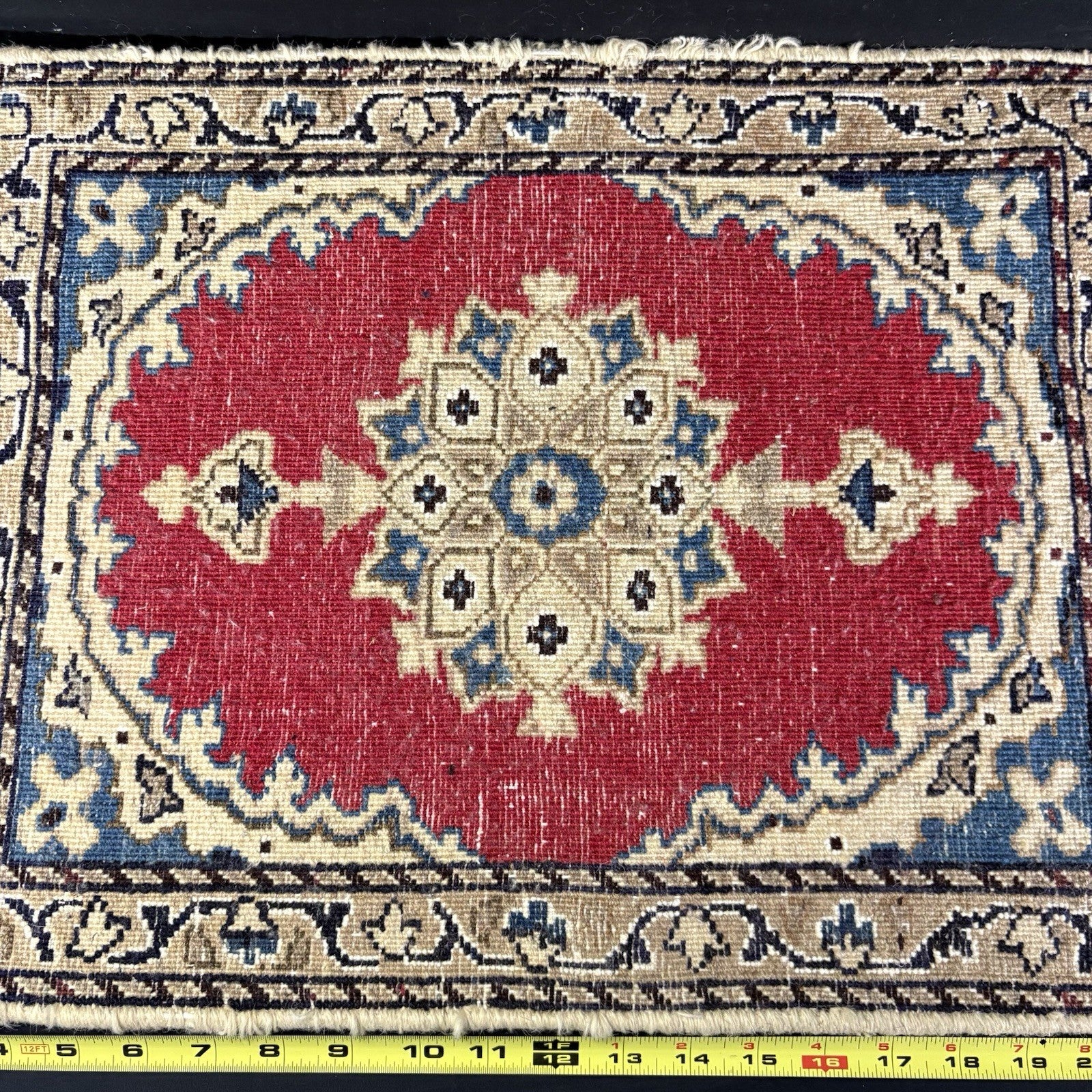 Rug Hand Knotted Red Medallion 2'x1' or 21"x16" or 40cm X 60cm6