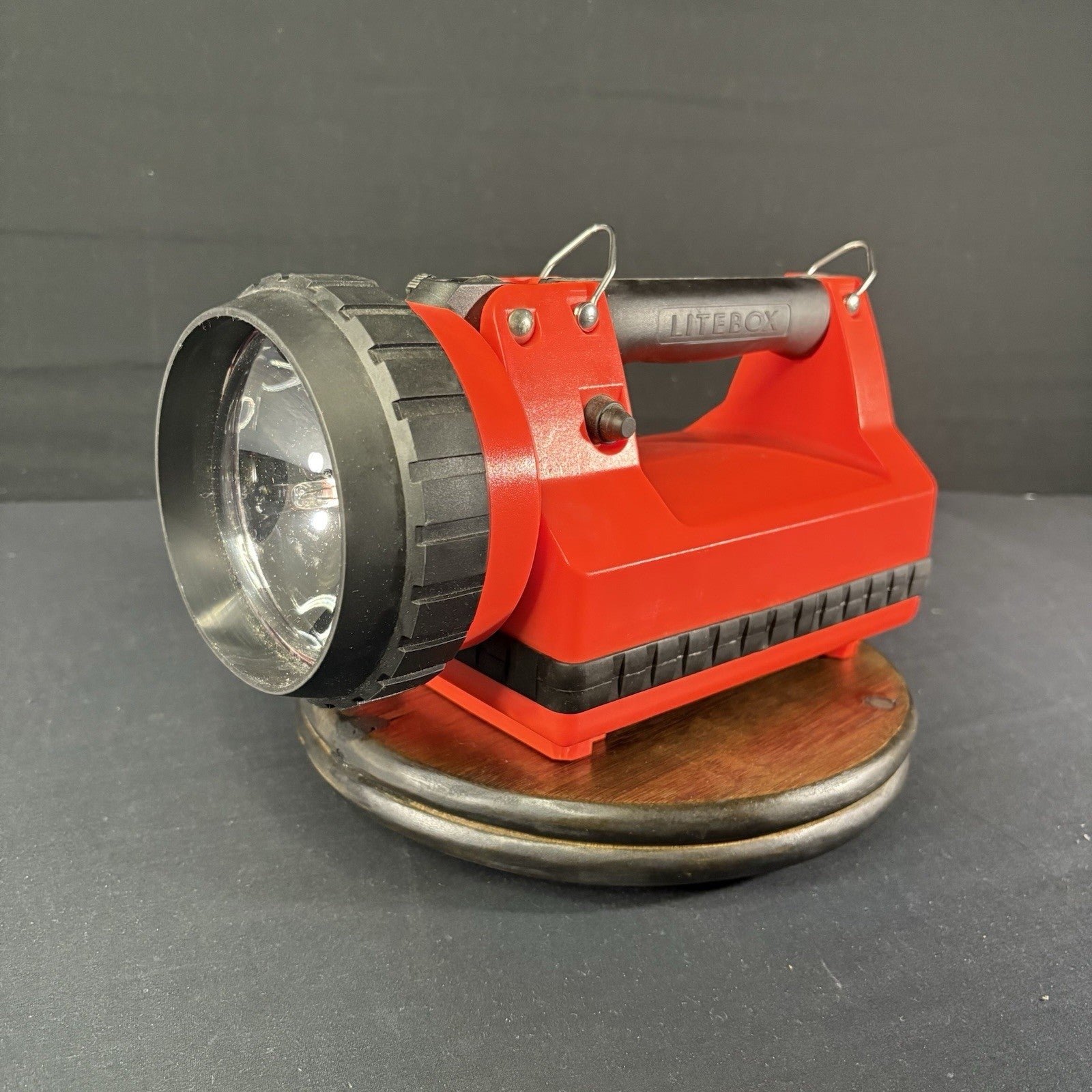 Streamlight Litebox Flashlight Only Needs Battery And Charger0