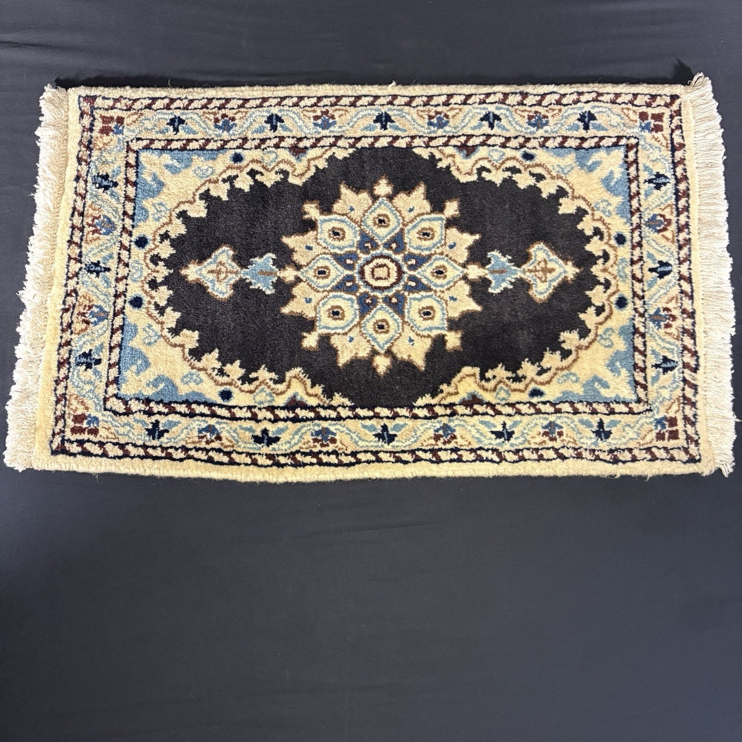 Persian Nain Rug Hand Knotted Blue Medallion 2'x1' or 14"x23" or 35cm X 60cm0