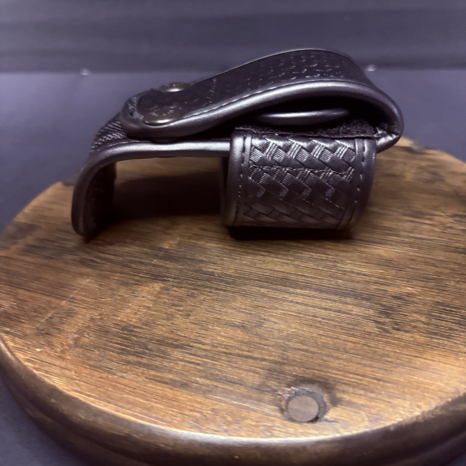 Bianchi Universal Radio Holder Model 7923 Size 1 Adjustable Basket Weave Leather2