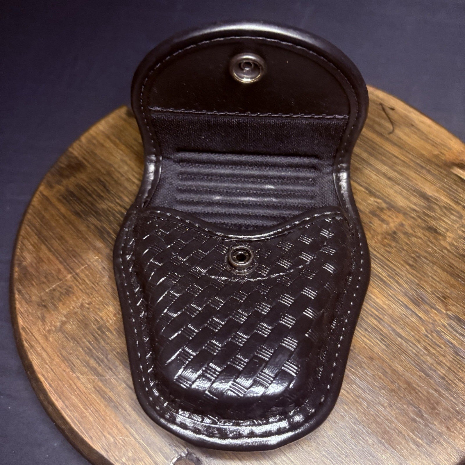 Bianchi Handcuff Case 7900 Basket Weave AccuMold Size 1 #220637