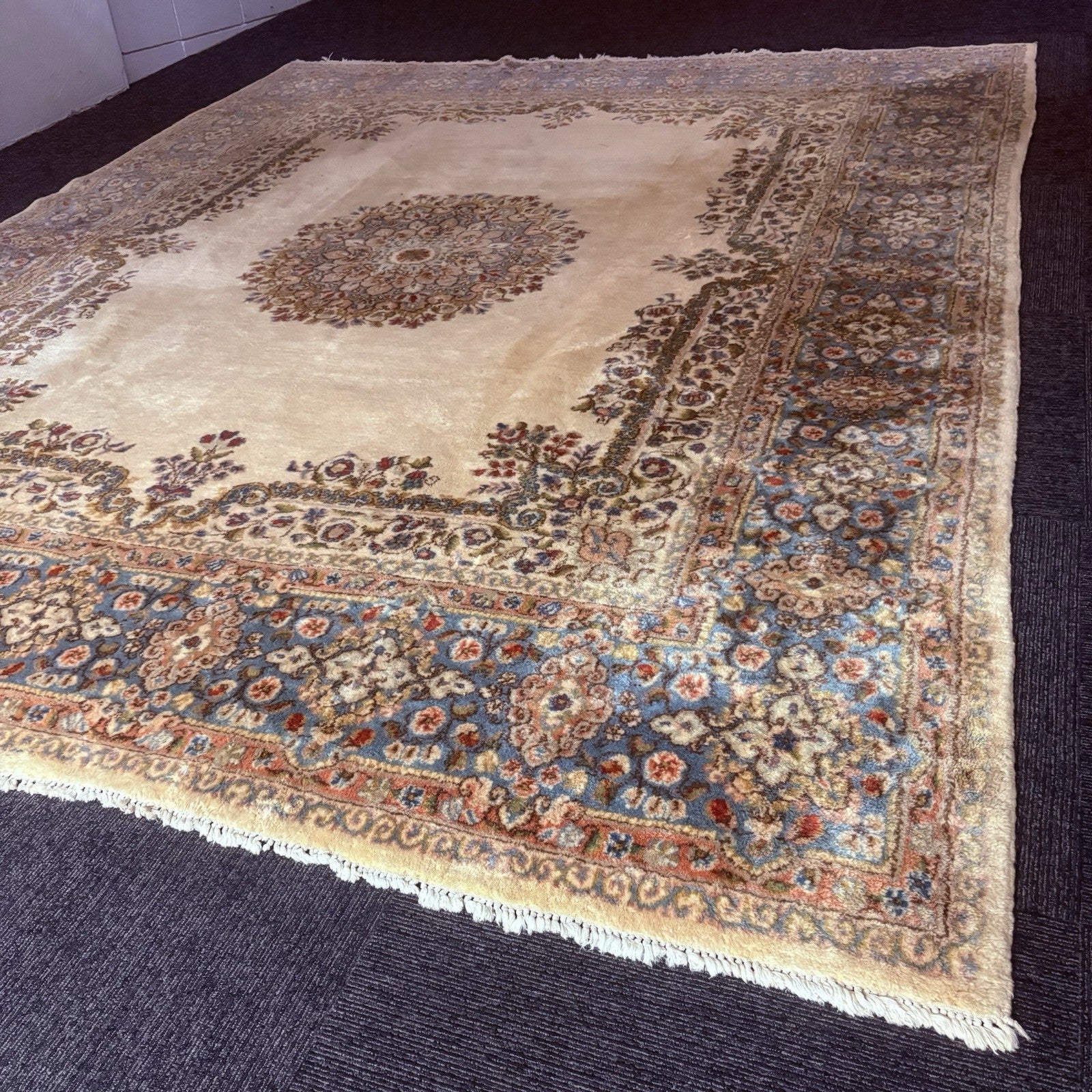 Antique Hand Knotted Rug 8'x10' Pastel Colors 289 KPSI Open Field Medallion7