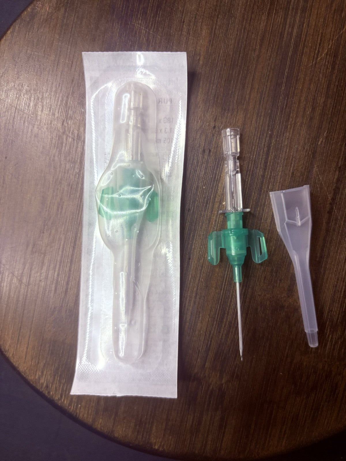 25PC Veterinary Introcan Saftey 3 Closed IV Catheter 18G x 1 1/43