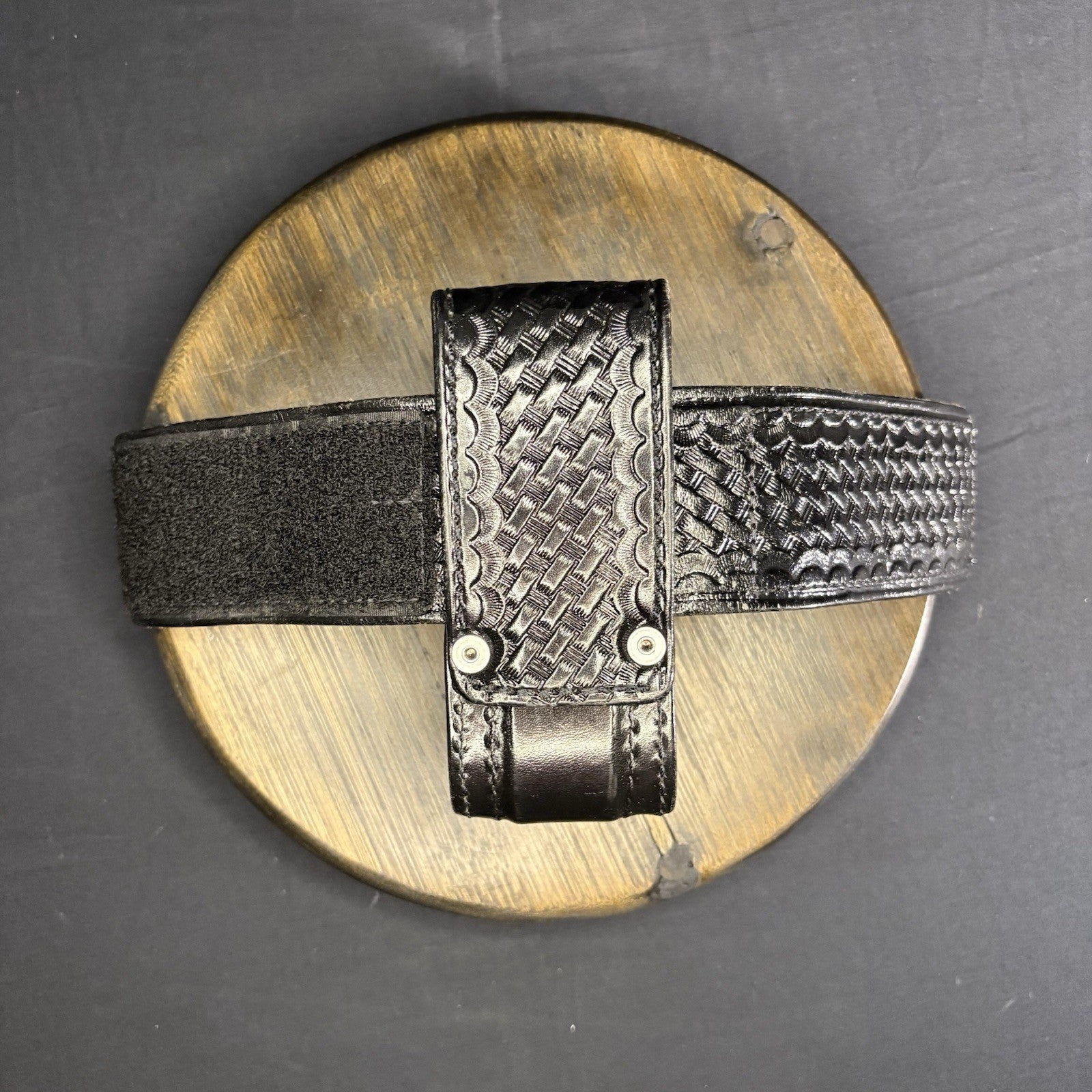 Universal Radio Holder, Basket Weave Leather6
