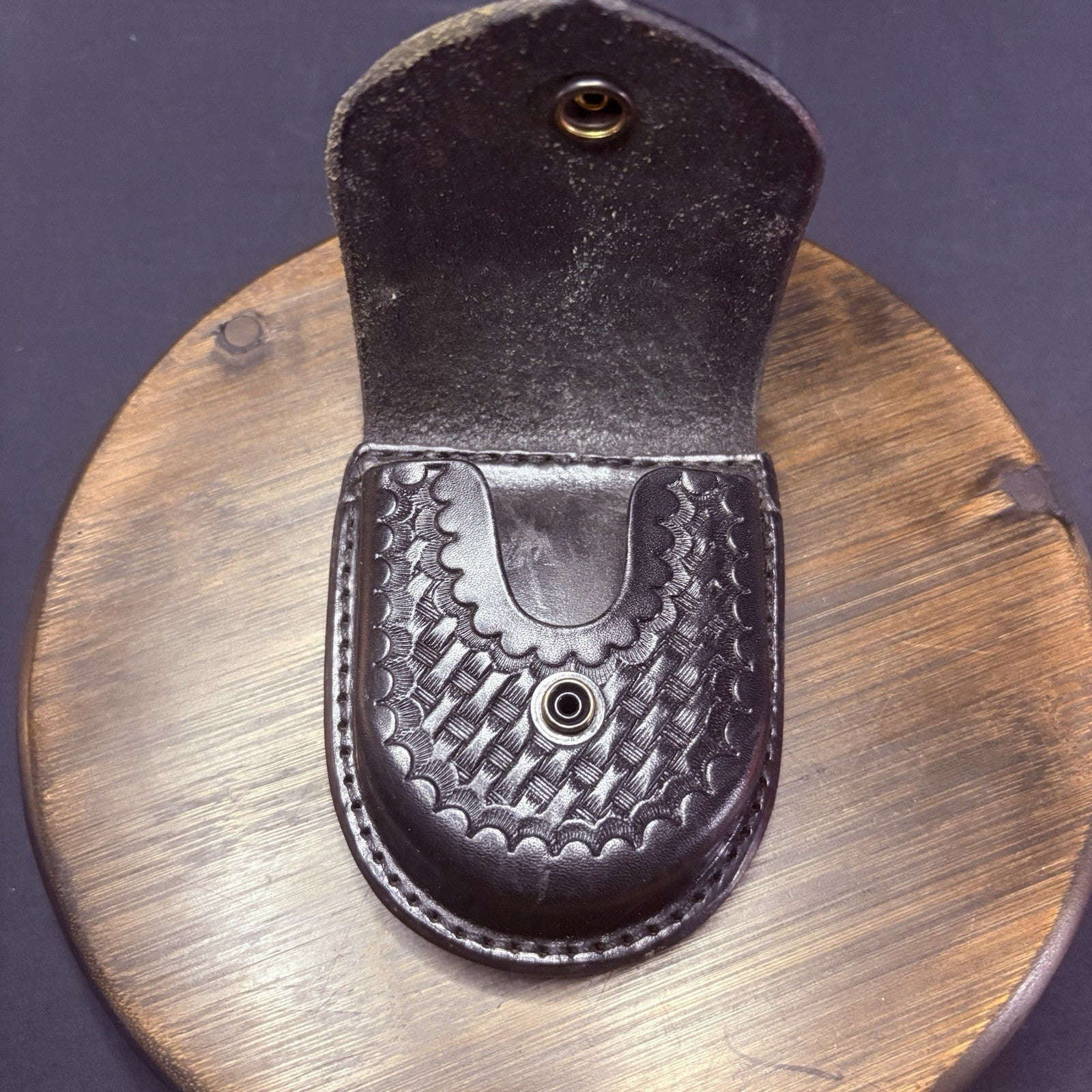 Aker 500 Handcuff Case, Leather Black Basket w/ Chrome Snap Weave Round8