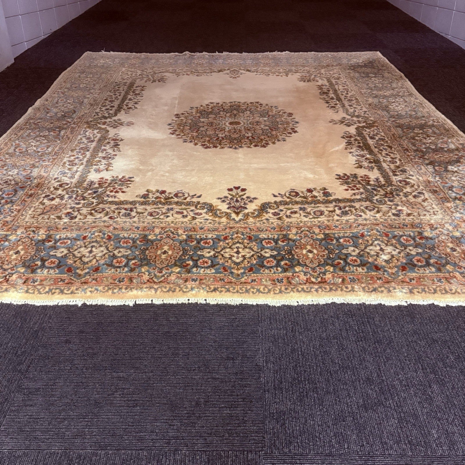 Antique Hand Knotted Rug 8'x10' Pastel Colors 289 KPSI Open Field Medallion4