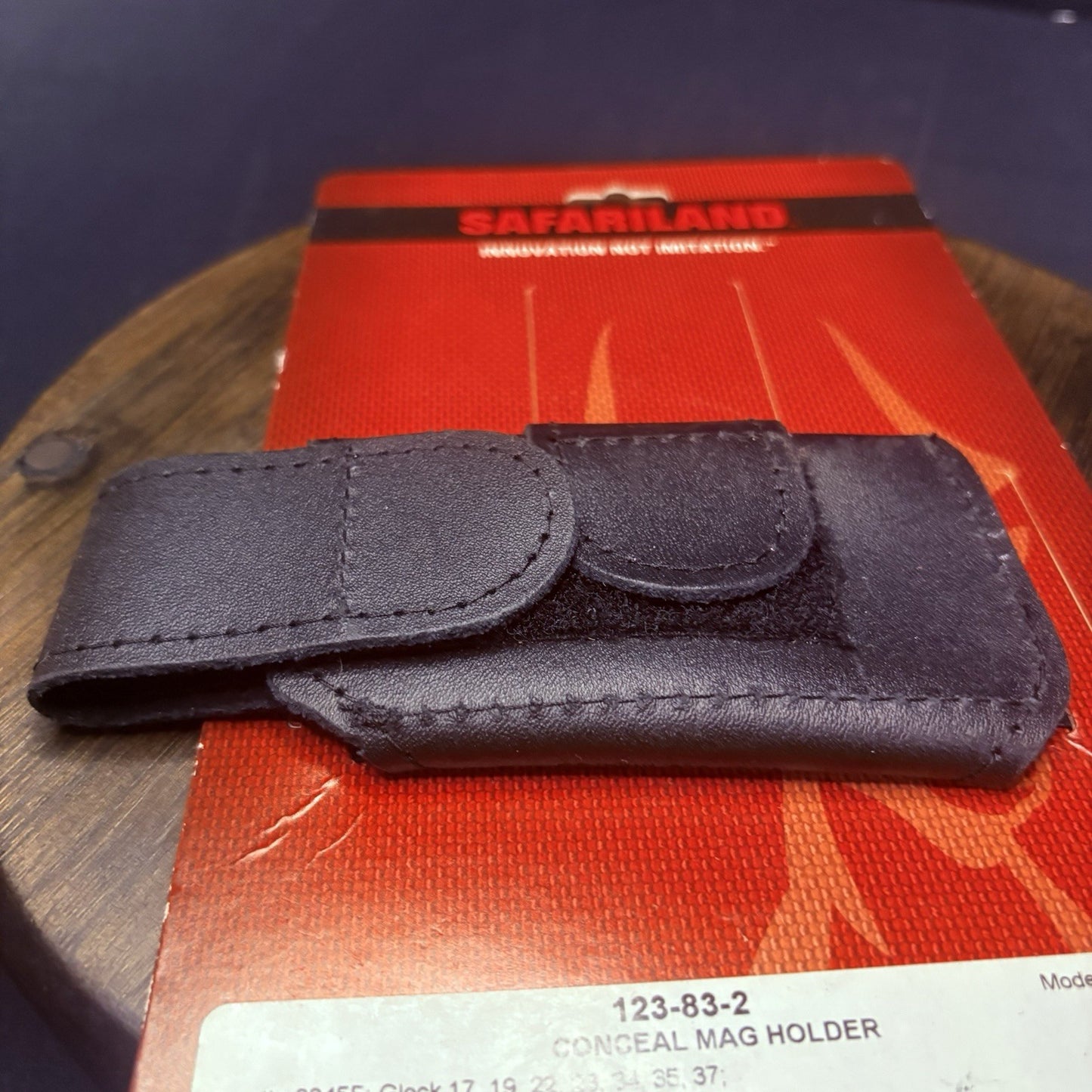 Safariland 123 Horizontal Single Magazine Holder Leather GLOCK 17, Beretta, S&W11