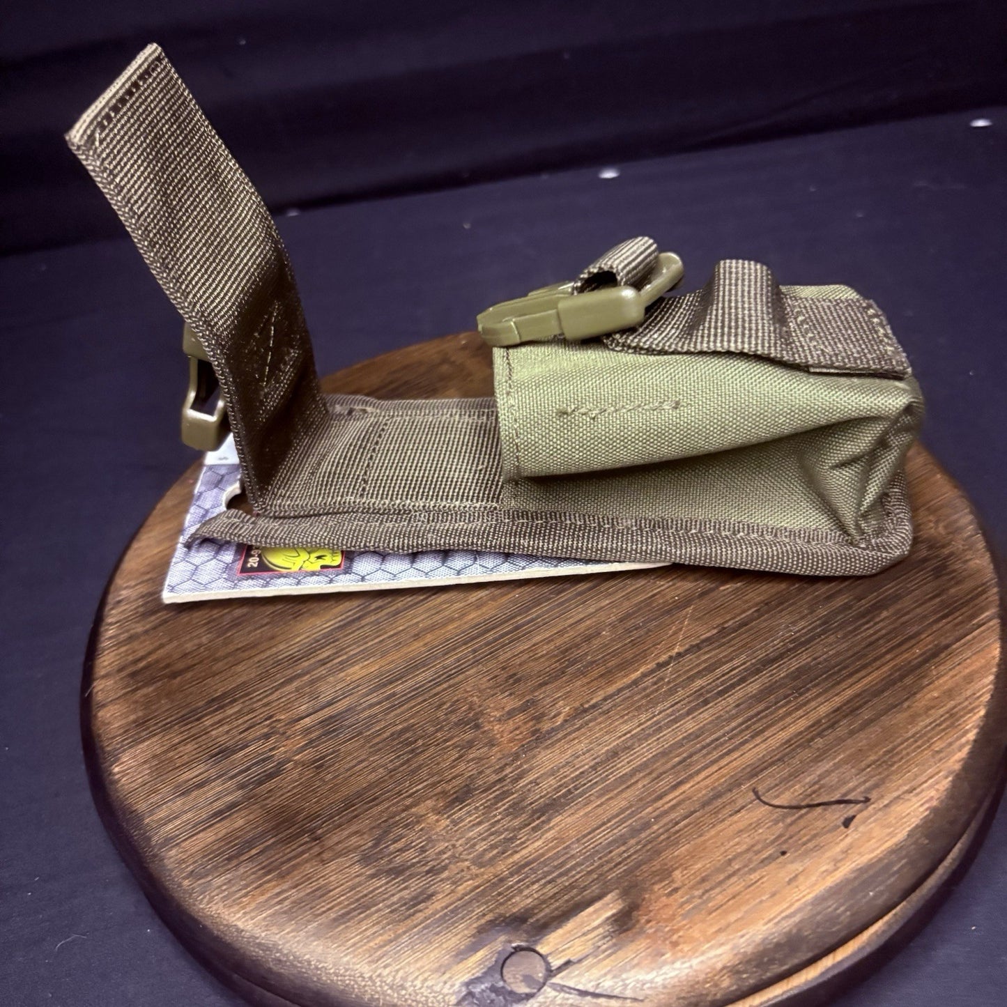 Voodoo Tactical M84 FlashBang Pouch Green Nylon W/Clip2