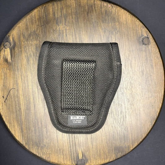 Bianchi 7300 Handcuff Case Accumold Nylon Size 1 Hidden Snap1
