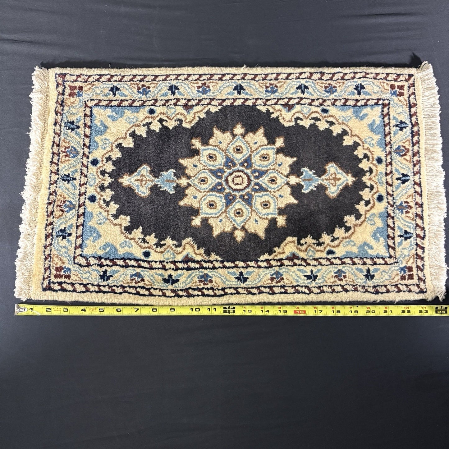 Persian Nain Rug Hand Knotted Blue Medallion 2'x1' or 14"x23" or 35cm X 60cm2